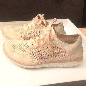 NIKE WMN'S FLYKNIT RUNNING SHOES US:7 FOR WEDDING